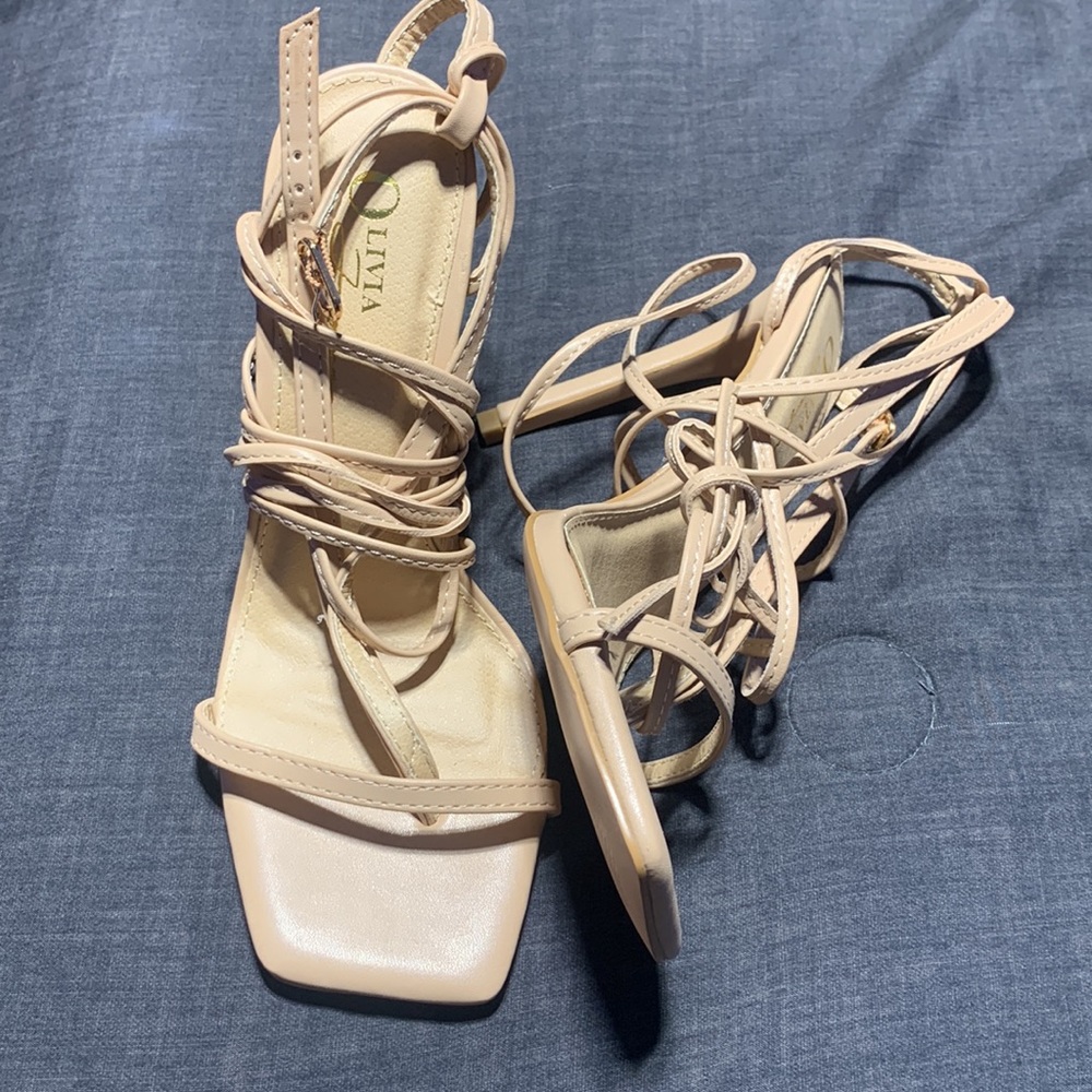 Heel - Picture 2 of 3